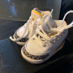 Nike infant gym shoes